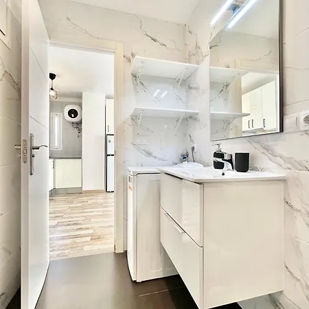 Torres De Yomely - Y2g * Playa de las Américas